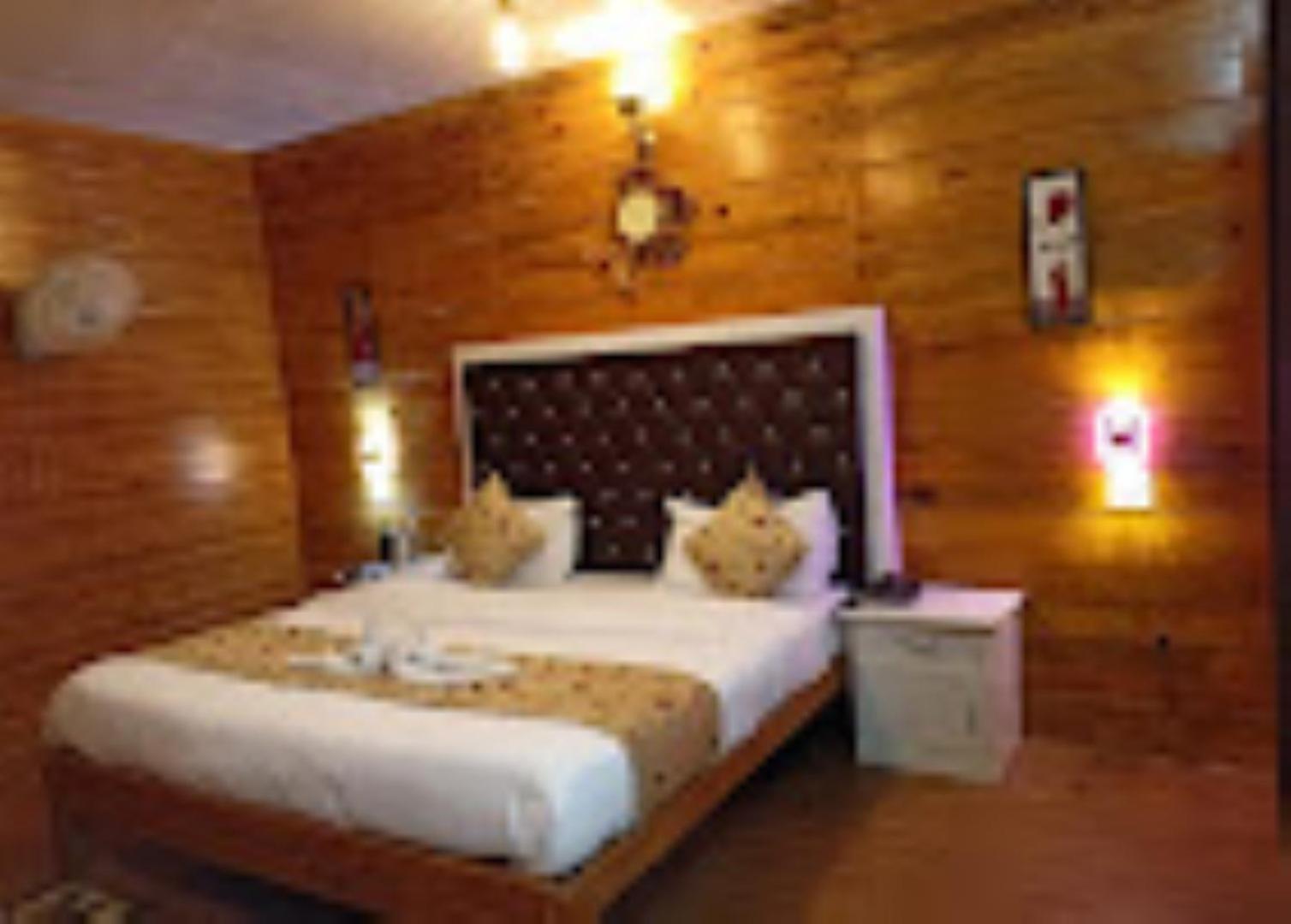 The Village Retreat Resort , Guptkashi Gupta Kāshi Zewnętrze zdjęcie